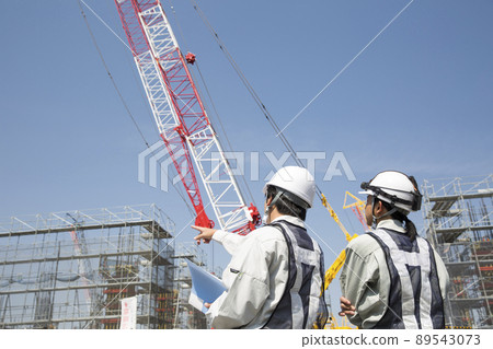 施工管理日本工作現場，現場主管後視 89543073