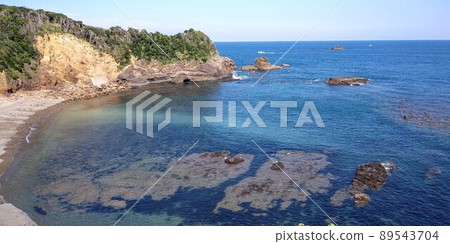 陽光明媚的海岸，側身，伊勢志摩大崎 89543704