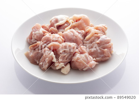 Cut chicken thigh Cut chicken thigh 89549020
