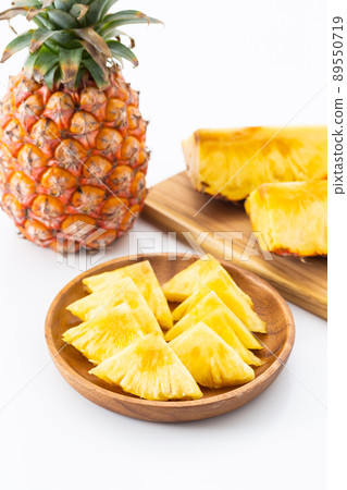 pineapple  89550719