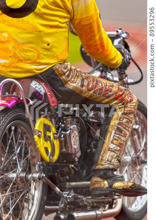 Auto race start 89553296