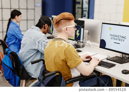 Student with Disability using Computer in College Student with Disability using Computer in College 89554528