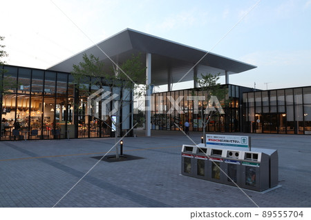 Metropolitan Expressway Kawaguchi Line: At dusk Kawaguchi Highway Oasis / Kawaguchi PA Metropolitan Expressway Kawaguchi Line: At dusk Kawaguchi Highway Oasis / Kawaguchi PA 89555704