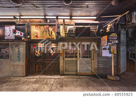 [有樂町，東京] 有樂町大廳的小酒館外觀，表現出複古的氛圍。 89555925