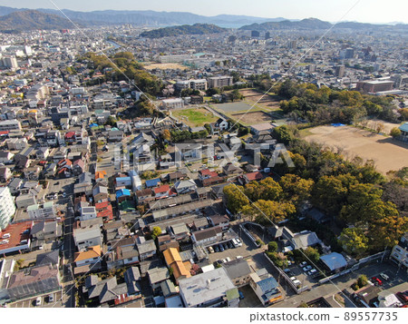 View of the city from the sky above Wakayama Castle Park 89557735