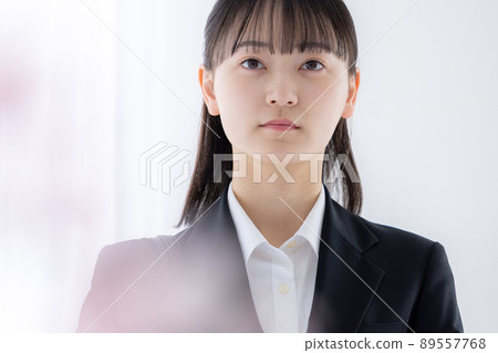 求職女性肖像 89557768