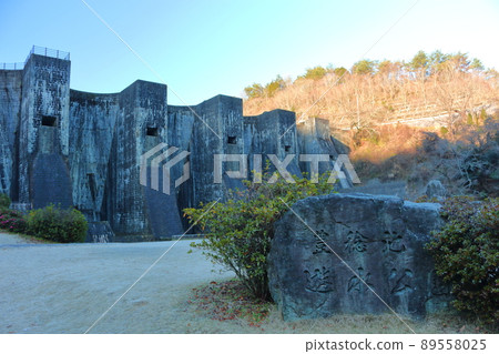 豐洲池塘和石頭紀念碑 豐洲池塘和石頭紀念碑 89558025