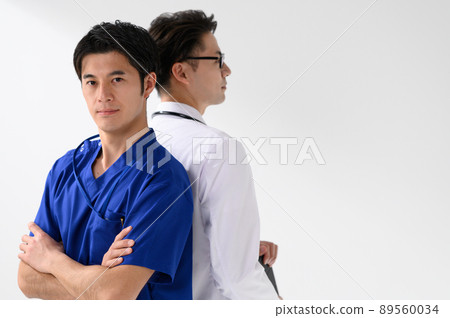 Medical image 2 men 89560034