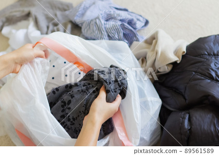 Decluttering clothes 3 89561589