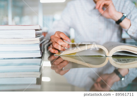 在圖書館尋找什麼 89561711