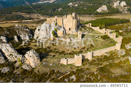 Aerial view of fortress Castillo de Loarre 89565711