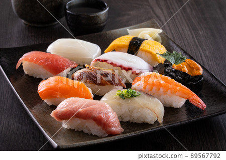 壽司和清酒 89567792
