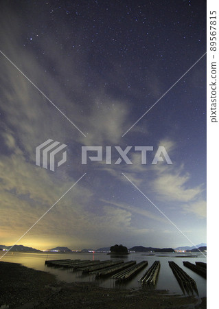 雲間瀨戶內星空的秋天星空 雲間瀨戶內星空的秋天星空 89567815
