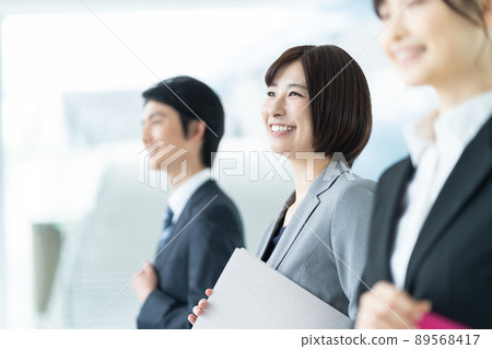 商人 商業形象 商務辦公室工作 公司辦公室工作人員 工薪族 89568417