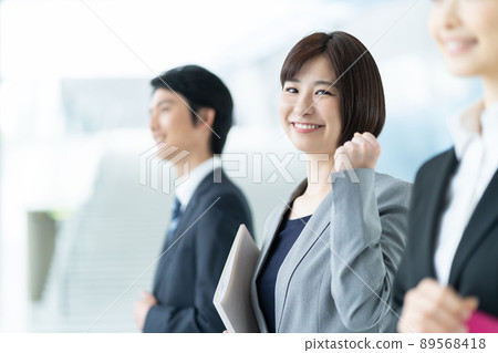 商人 商業形象 商務辦公室工作 公司辦公室工作人員 工薪族 商人 商業形象 商務辦公室工作 公司辦公室工作人員 工薪族 89568418