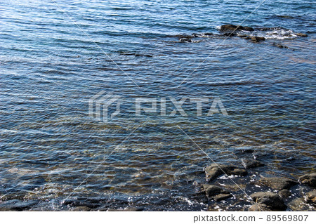 Quiet waves 89569807