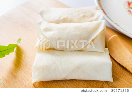 Spring roll of cabbage, chikuwa and cheese Spring roll of cabbage, chikuwa and cheese 89571826