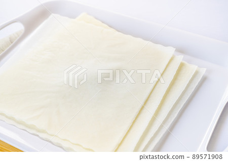 Spring rolls Spring rolls 89571908