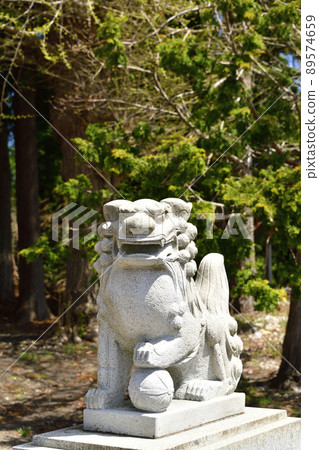 Photographing the scenery of Koizumi Shrine in Kikonai Town, Hokkaido in spring Photographing the scenery of Koizumi Shrine in Kikonai Town, Hokkaido in spring 89574659