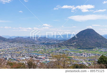 Scenery of Sakaide city city and Mt. Iino View from Mt. Aono (Sakaide city, Kagawa prefecture) 89575125