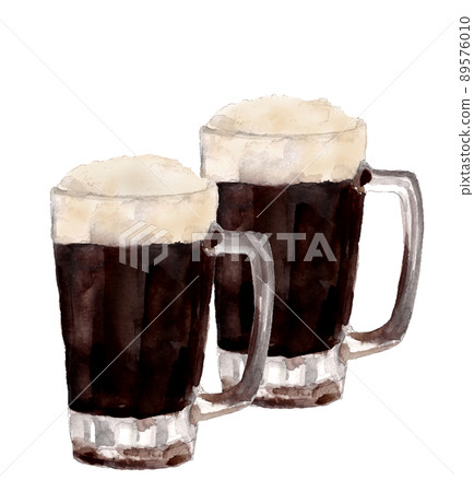 兩杯冷黑啤酒杯[手繪水彩]可用複制空間白色背景PNG 89576010