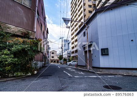 Everyday scenery in the city 89576863