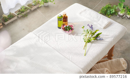 Beauty salon accessory image Beauty salon accessory image 89577216