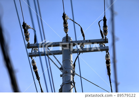 Cable and electric pole 89579122
