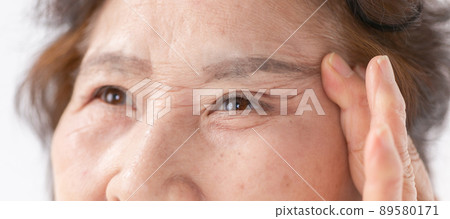 高級女性眼部面部護理 89580171