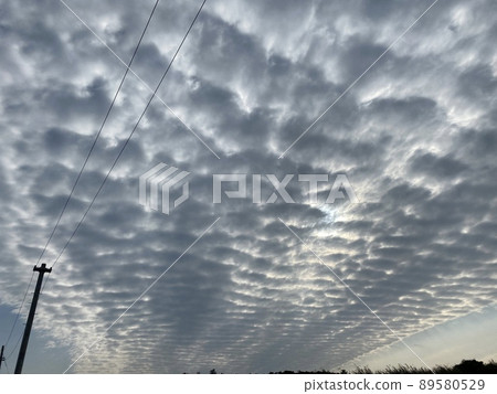 Overwhelming clouds Overwhelming clouds 89580529