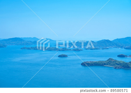 Early summer scenery of the beauty of Tajima in the Seto Inland Sea seen from Fudekageyama 4 Mihara City, Hiroshima Prefecture 89580571