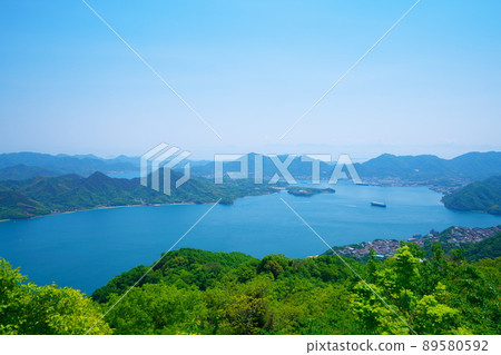 從廣島縣禦影山 11 三原市眺望瀨戶內海但馬之美的初夏風景 89580592