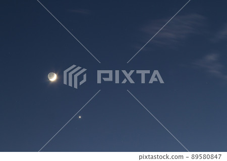 Night blue sky with bright moon and single star Night blue sky with bright moon and single star 89580847