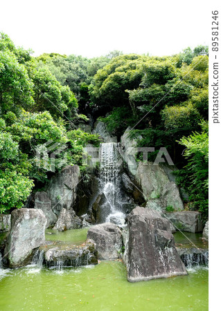 Kasui Yuri-no-en Waterfall 2 89581246