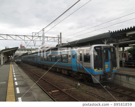 松山站 2000 系列“宇和海” 松山站 2000 系列“宇和海” 89581859