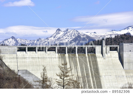 Spring Yubari-dake and Shuparo Dam 89582306