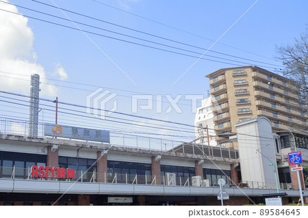 Railway station in front of Tsurumai Park (JR Tsurumai Station, Nagoya City, Aichi Prefecture) Railway station in front of Tsurumai Park (JR Tsurumai Station, Nagoya City, Aichi Prefecture) 89584645