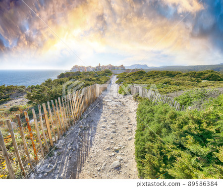 Astonishing view of old town Bonifacio. Astonishing view of old town Bonifacio. 89586384
