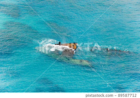 Shipwreck in the Carribean sea 89587712
