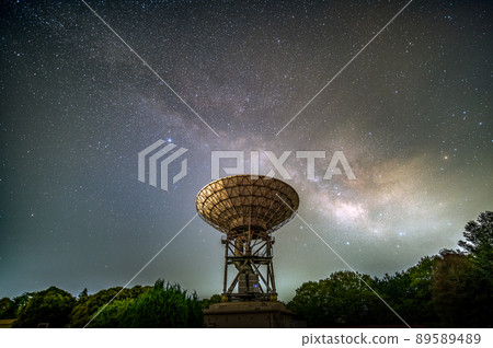 Takahagi City, Ibaraki Prefecture, Sakura Space Park parabolic antenna and Milky Way Takahagi City, Ibaraki Prefecture, Sakura Space Park parabolic antenna and Milky Way 89589489
