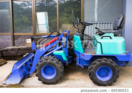 Heavy machinery: Mini wheel loader 89590051