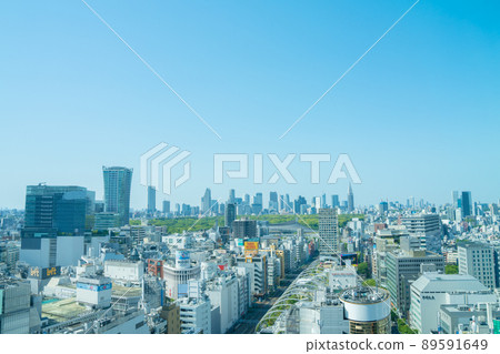 Tokyo cityscape seen from Shibuya 89591649