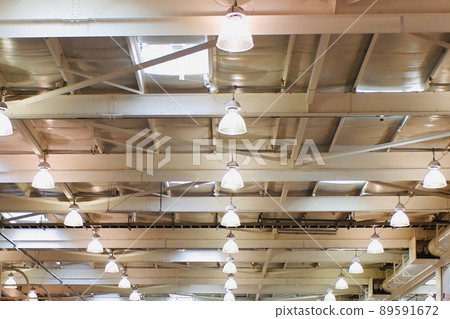 Factory ceiling where light enters through the daylighting window 89591672