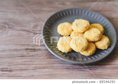 盤子上的波勃龍 盤子上的波勃龍 89594293