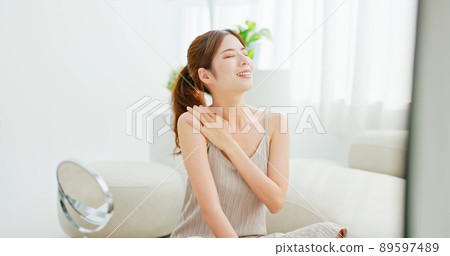 beauty skin care woman 89597489