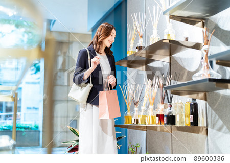 Women's shopping Shopping cooperation: g GIFT AND LIFESTYL 89600386