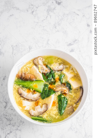 Bok choy and tofu soup 89602747