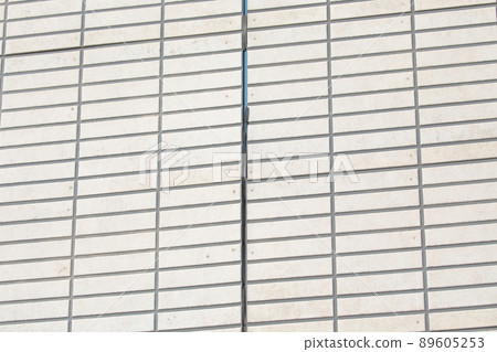 Cracks and peeling of caulking on the outer wall 89605253