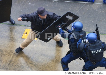 Public training on counterterrorism by police firearms countermeasures team Public training on counterterrorism by police firearms countermeasures team 89605362