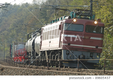 北陸本線椿田栗倉JR貨運EF81-121(富山) 北陸本線椿田栗倉JR貨運EF81-121(富山) 89605437